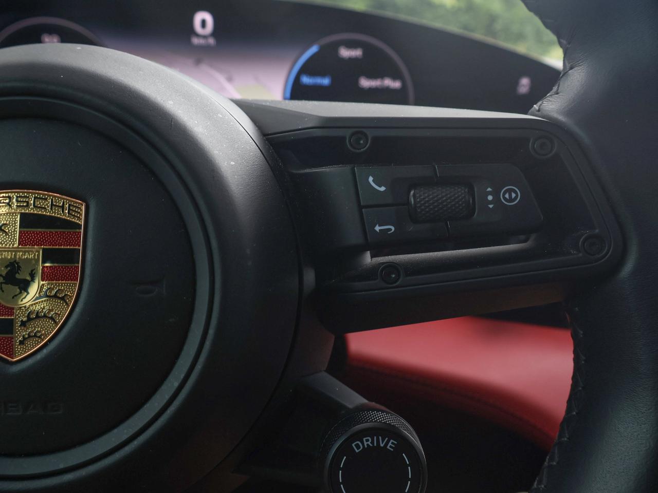 2021 Porsche Taycan 4S Photo