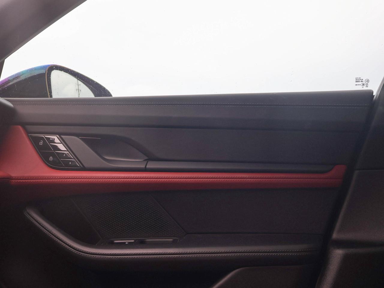 2021 Porsche Taycan 4S Photo