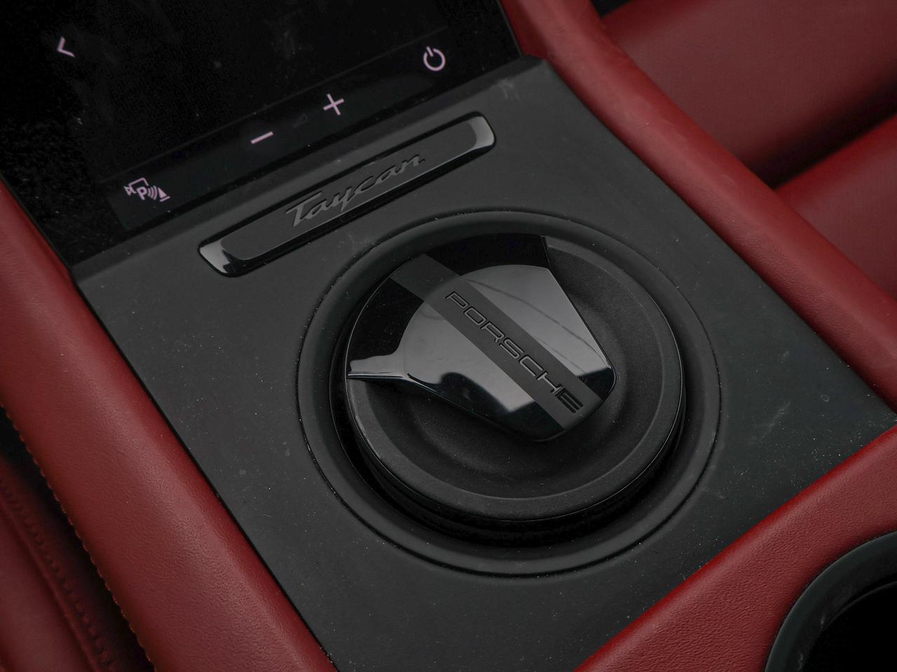 2021 Porsche Taycan 4S Photo