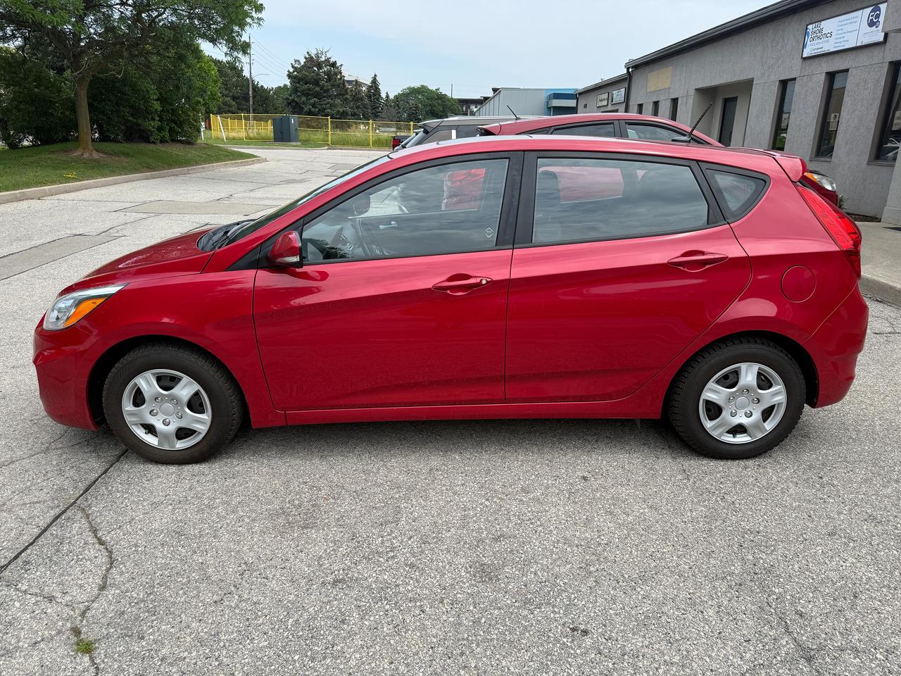 2015 Hyundai Accent 5dr HB Auto GLS,SUNROOF,BLUETOOTH,CERTIFIED! Photo