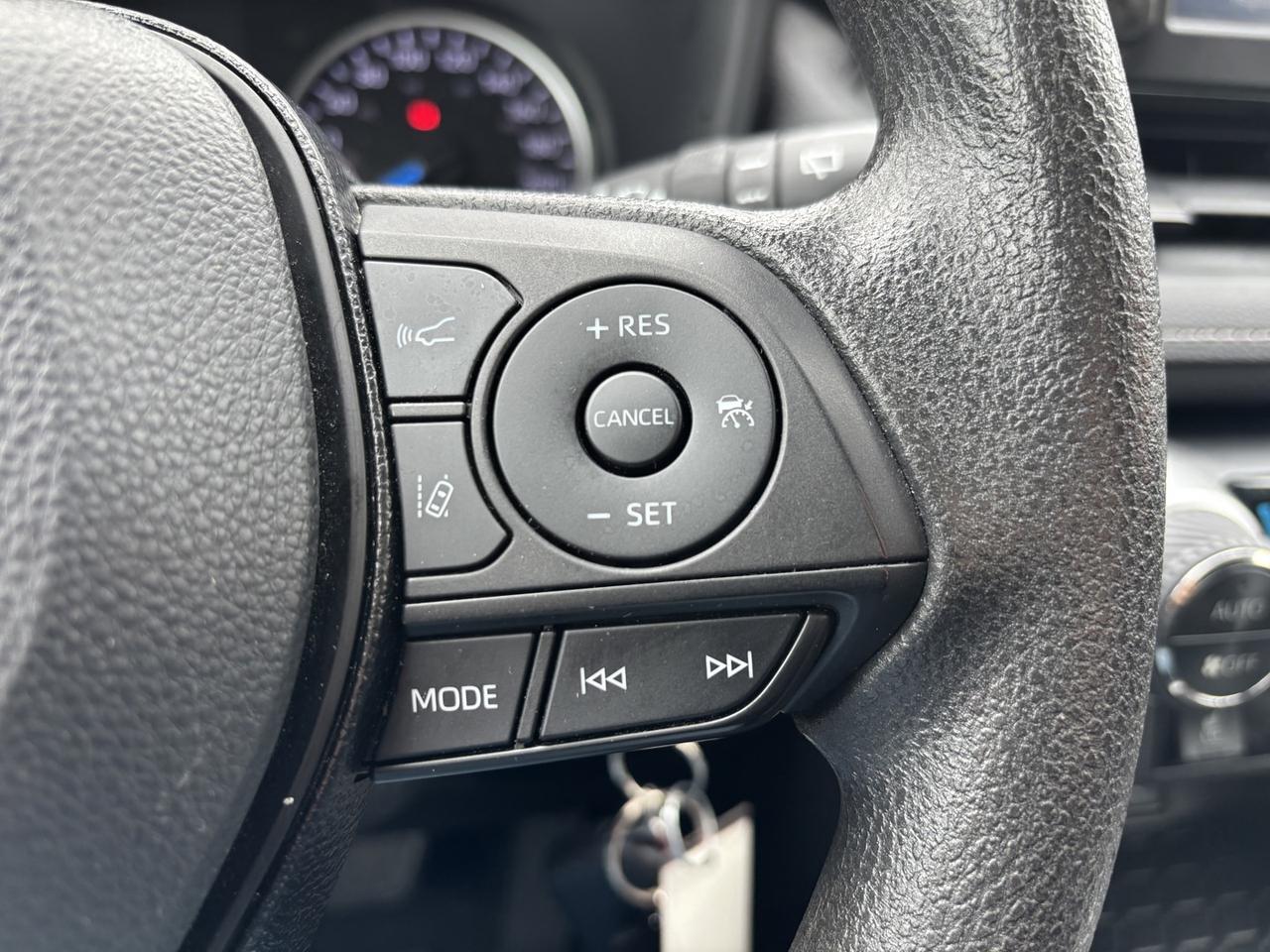 2021 Toyota RAV4 Hybrid LE ~ONTARIO CAR~ Photo