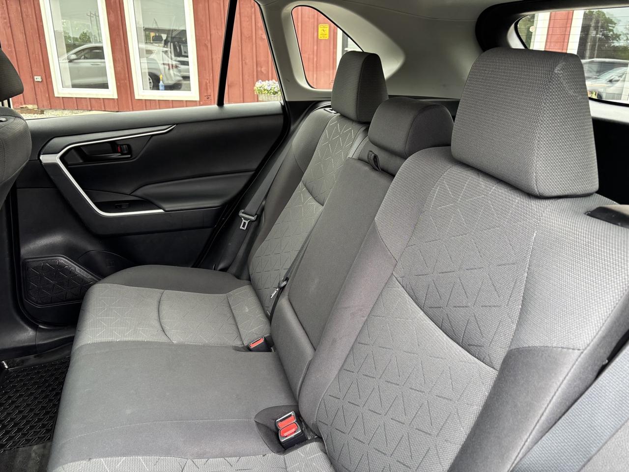 2021 Toyota RAV4 Hybrid LE ~ONTARIO CAR~ Photo