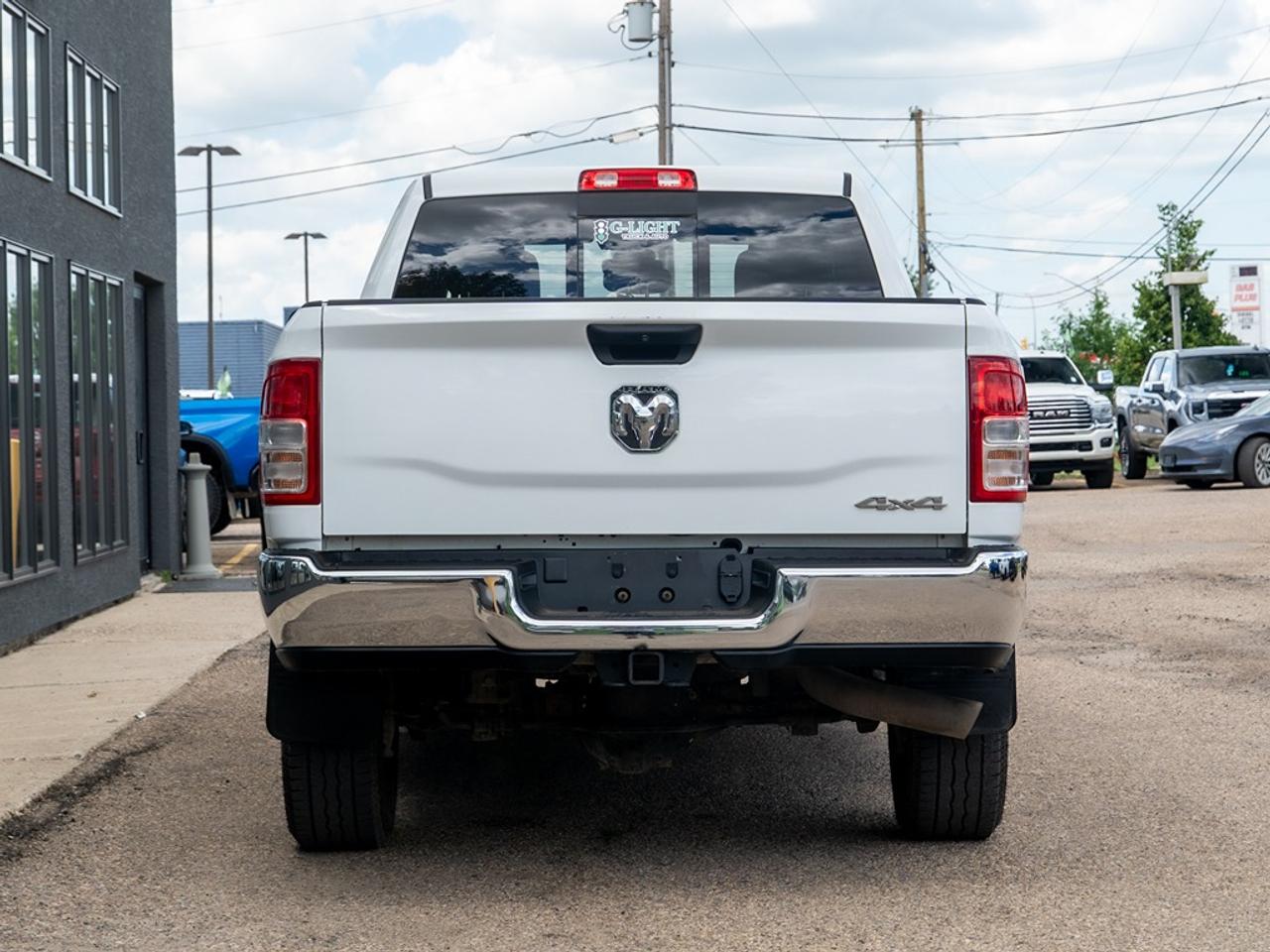 2022 RAM 2500 Tradesman 4x4 Crew Cab 6'4" Box Photo6