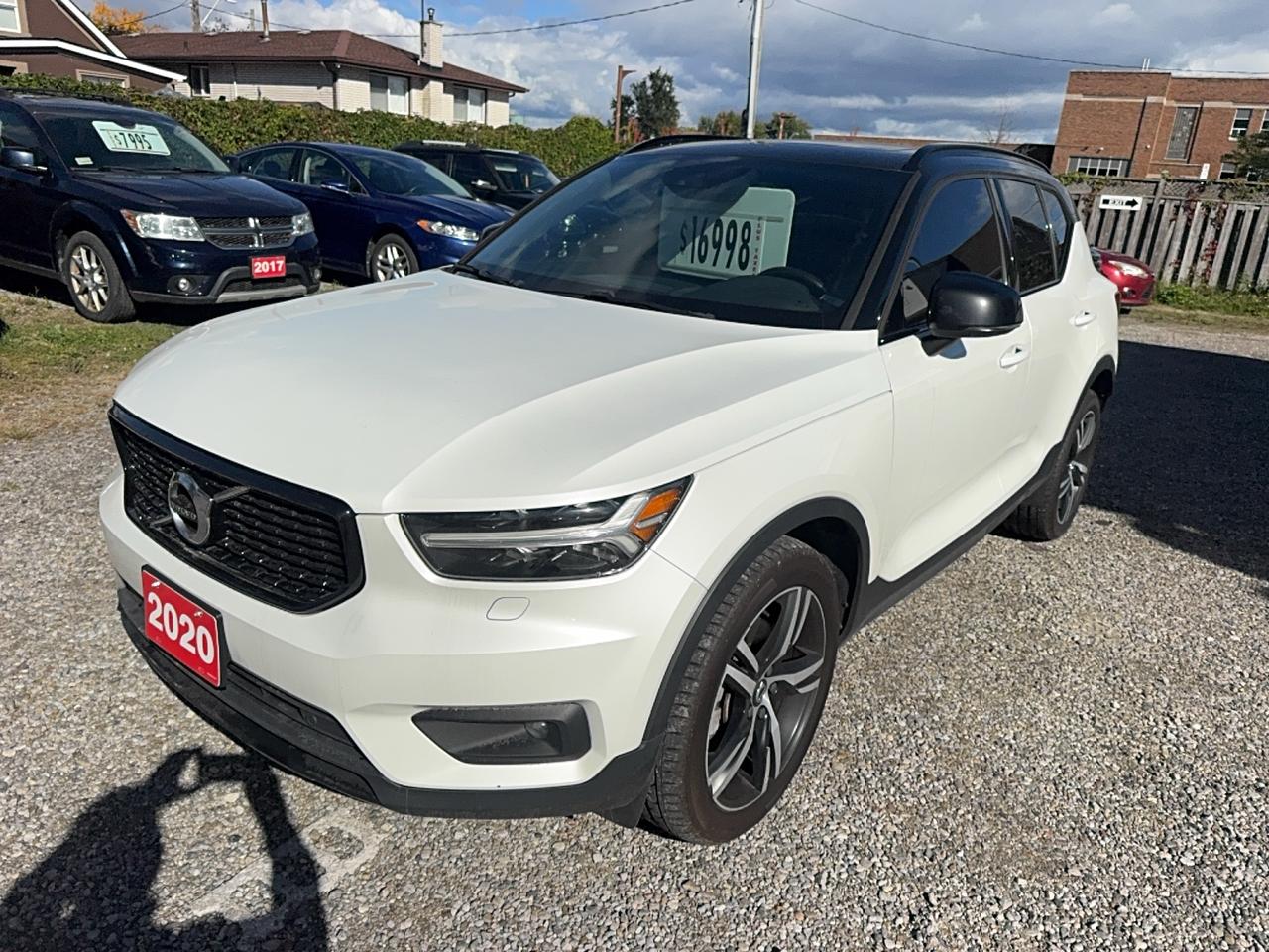 2020 Volvo XC40 R-Design Photo