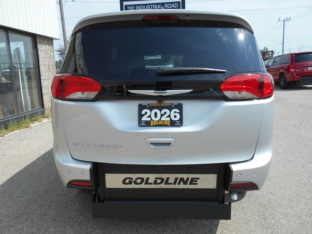 2026 Chrysler Grand Caravan SXT-Wheelchair Accessible Rear Entry- Manual Photo4
