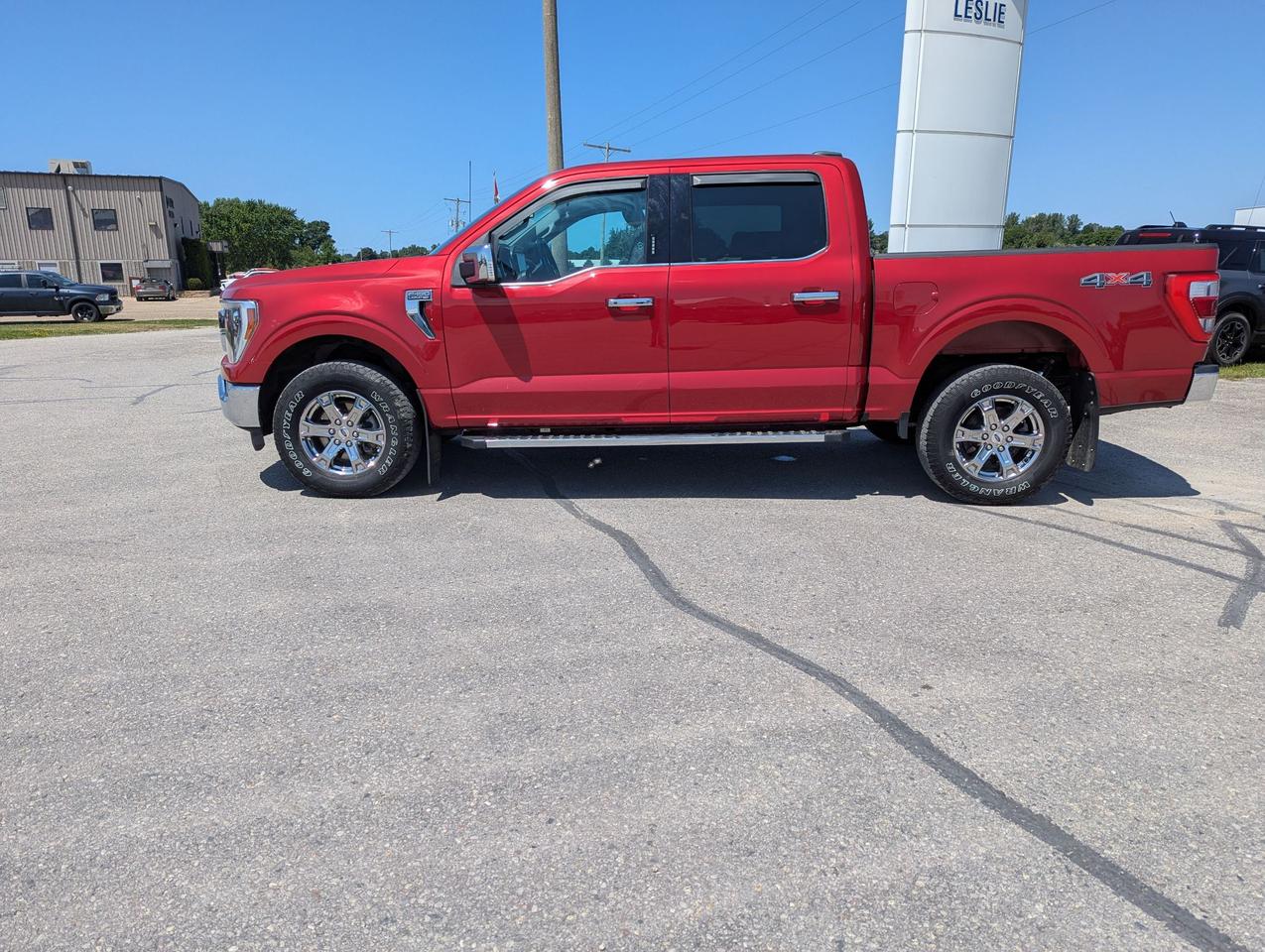 2021 Ford F-150 Lariat 4WD SuperCrew 5.5' Box Photo2