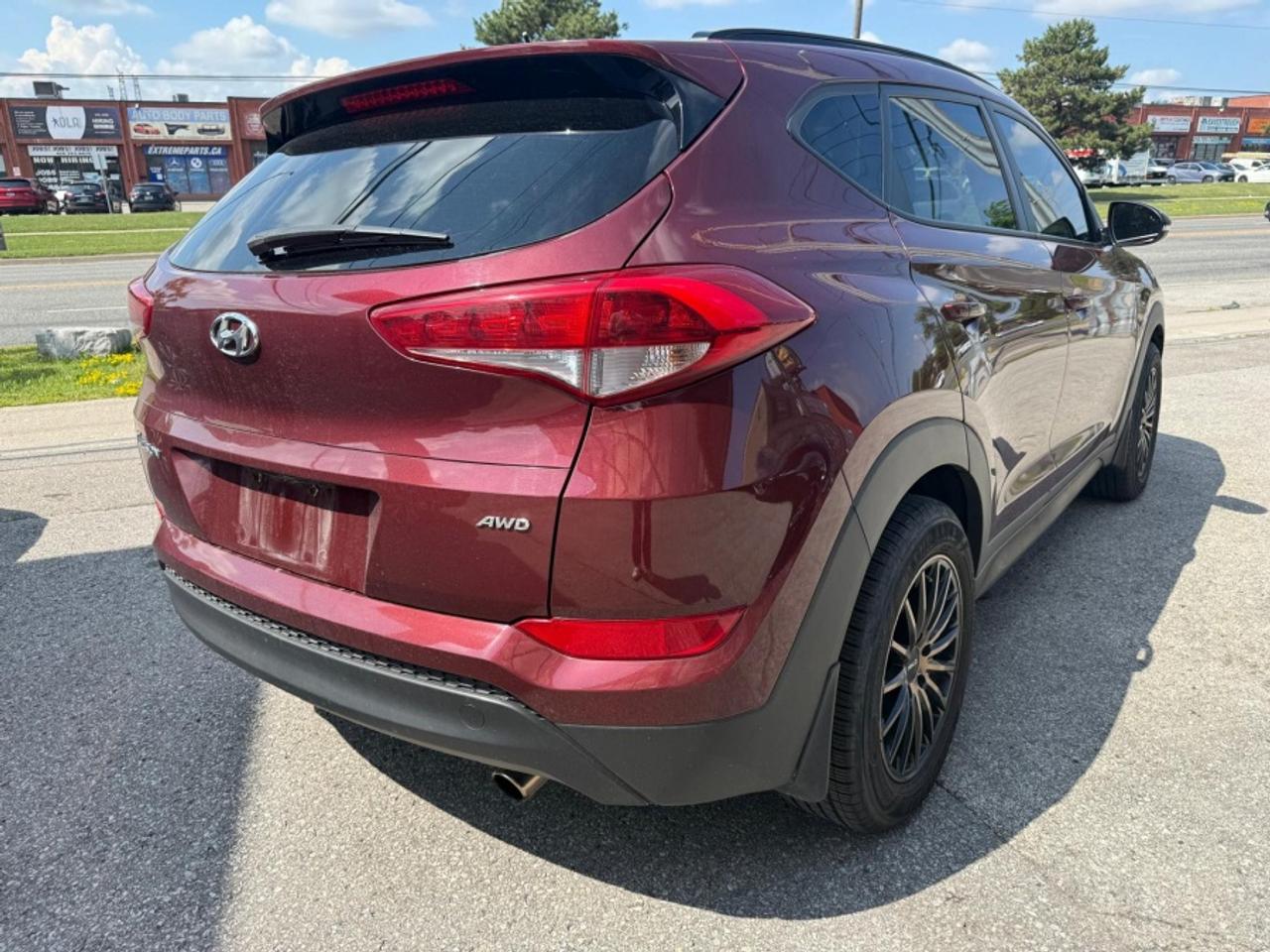 2017 Hyundai Tucson SE AWD /LEATHER /PANO SUNROOF /CLEAN CARFAX - Photo #5