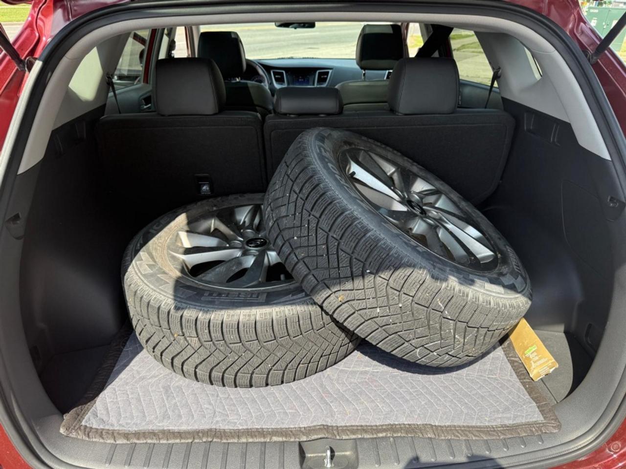 2017 Hyundai Tucson SE AWD /LEATHER /PANO SUNROOF /CLEAN CARFAX Photo