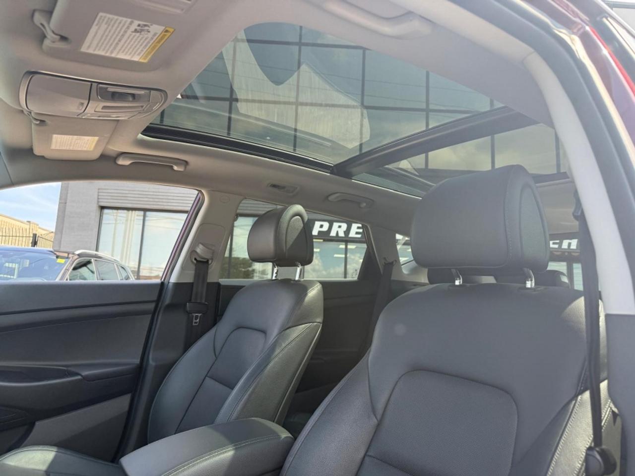 2017 Hyundai Tucson SE AWD /LEATHER /PANO SUNROOF /CLEAN CARFAX Photo