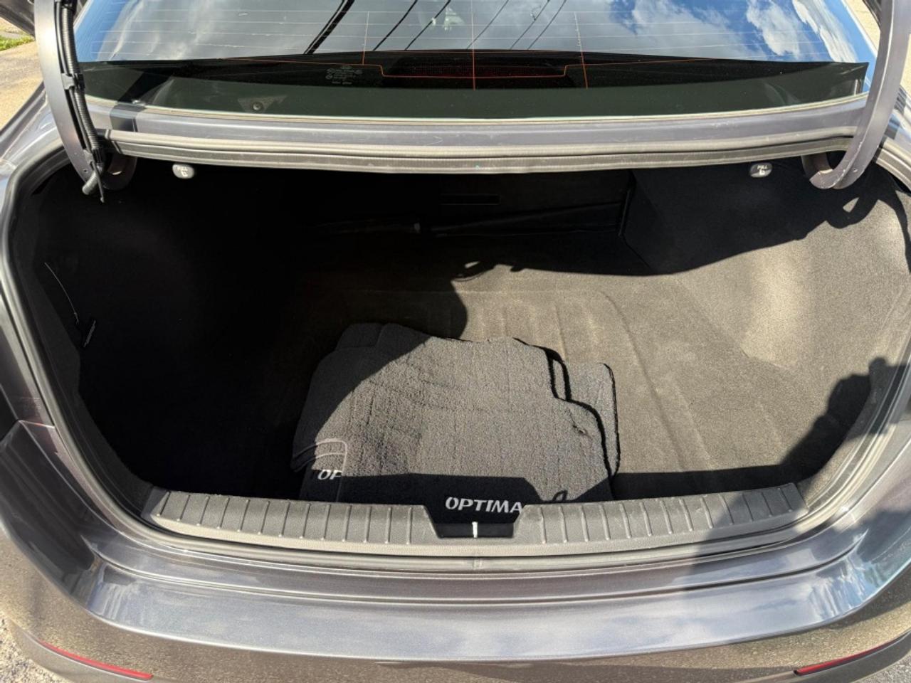 2012 Kia Optima EX /LEATHER /LOW MILEAGE /SUNROOF /REAR CAM - Photo #19