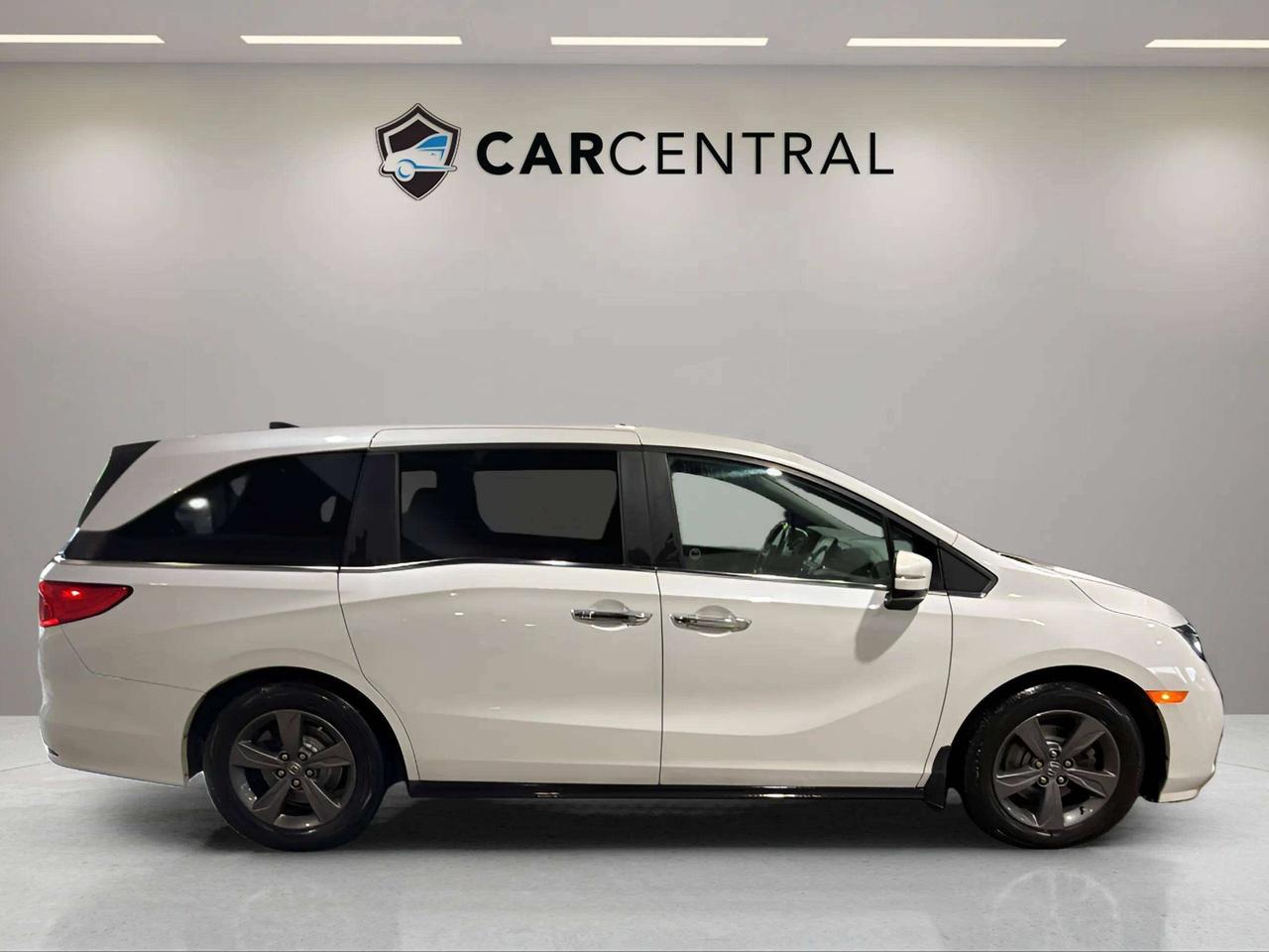 2023 Honda Odyssey EX | CLEAN CARFAX | 1 OWNER | PWR DOOR | CARPLAY Photo