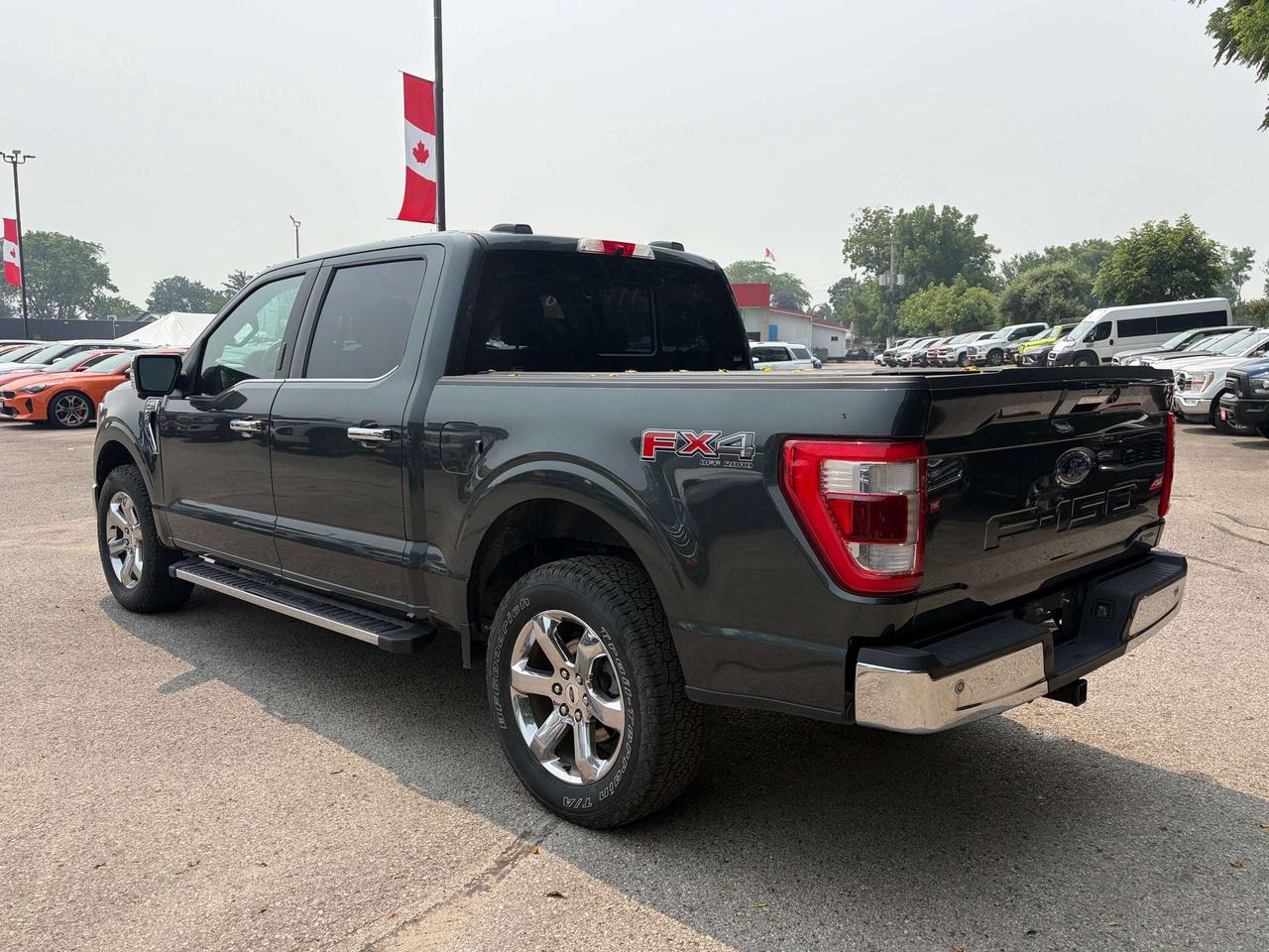 2021 Ford F-150 LARIAT FX4, CLEAN CARFAX, SUNROOF, AUTO START! - Photo #6