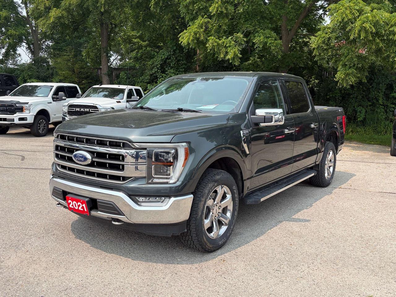 2021 Ford F-150 LARIAT FX4, CLEAN CARFAX, SUNROOF, AUTO START! - Photo #4