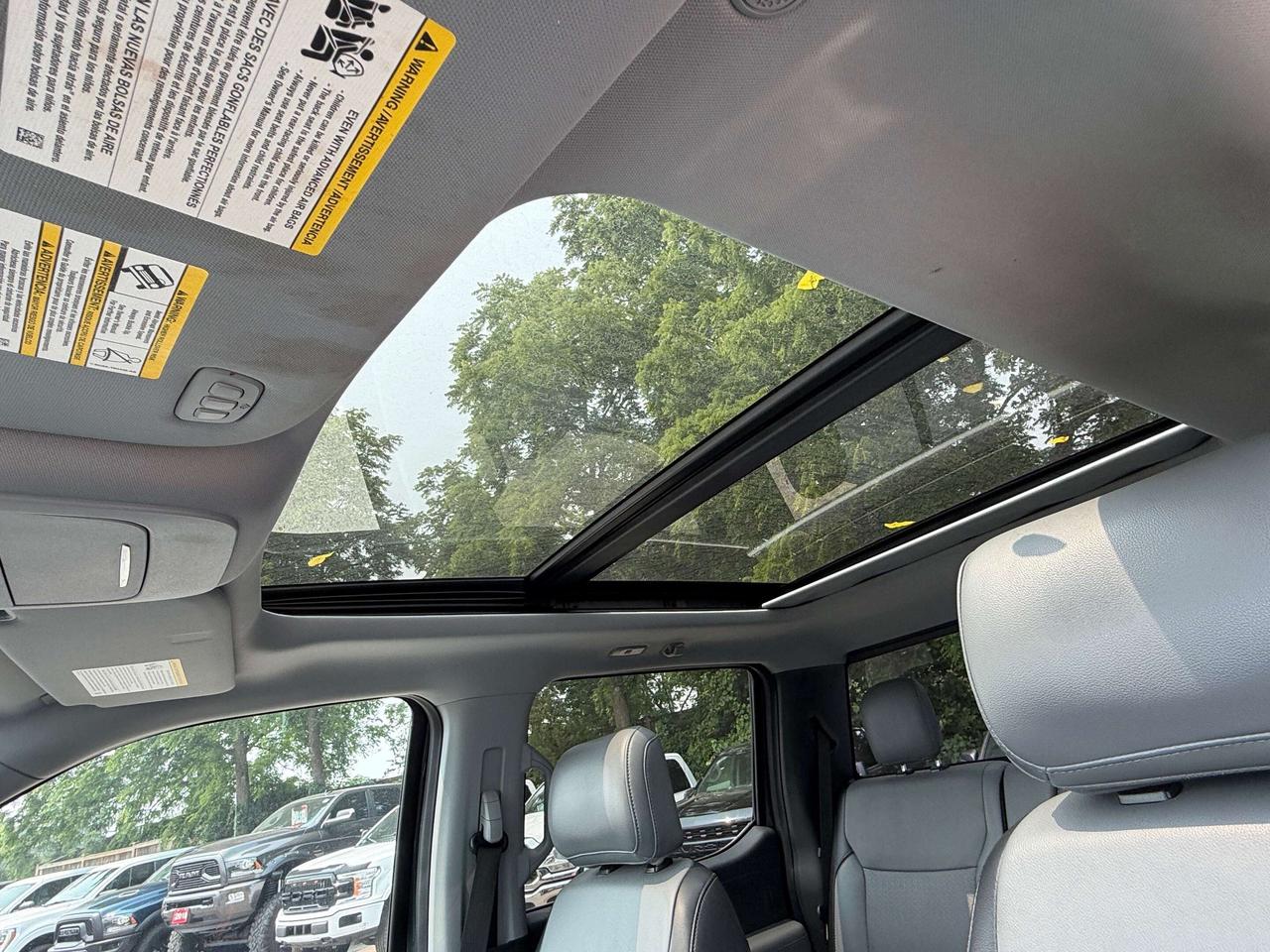2021 Ford F-150 LARIAT FX4, CLEAN CARFAX, SUNROOF, AUTO START! - Photo #13