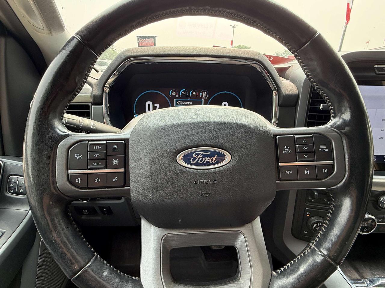 2021 Ford F-150 LARIAT FX4, CLEAN CARFAX, SUNROOF, AUTO START! - Photo #15