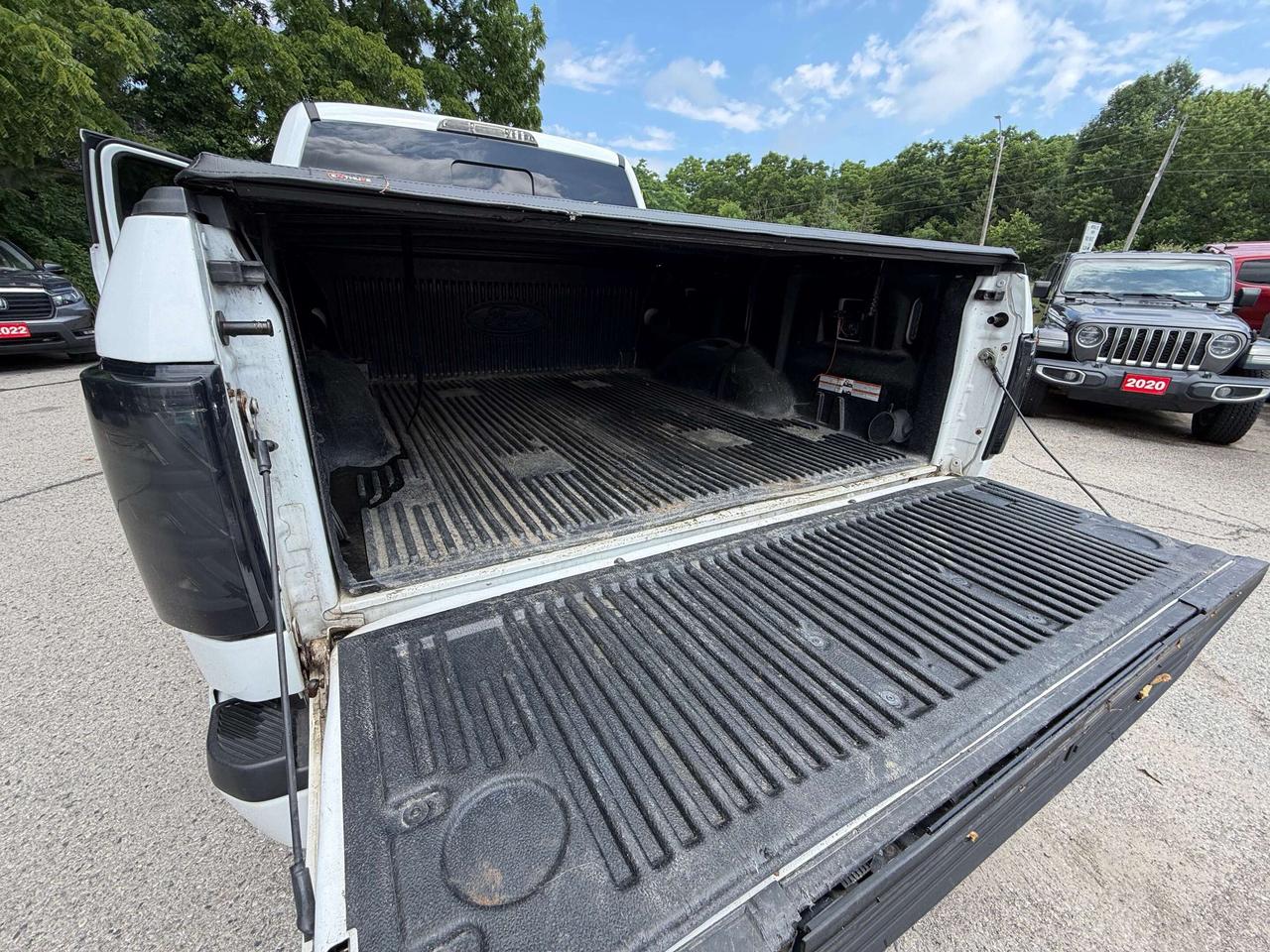 2019 Ford F-150 XLT SPORT, CLEAN CARFAX, REMOTE START, BACK UP CAM - Photo #12