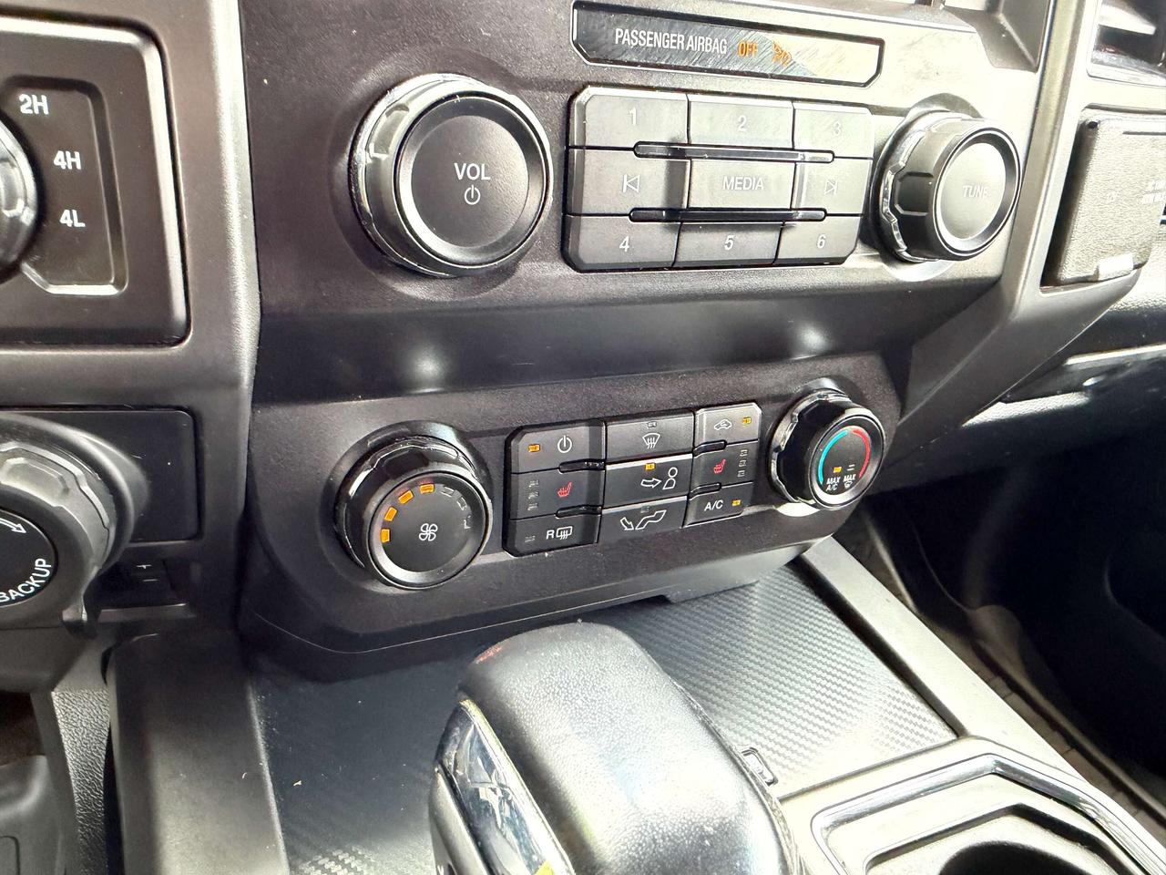 2019 Ford F-150 XLT SPORT, CLEAN CARFAX, REMOTE START, BACK UP CAM - Photo #17