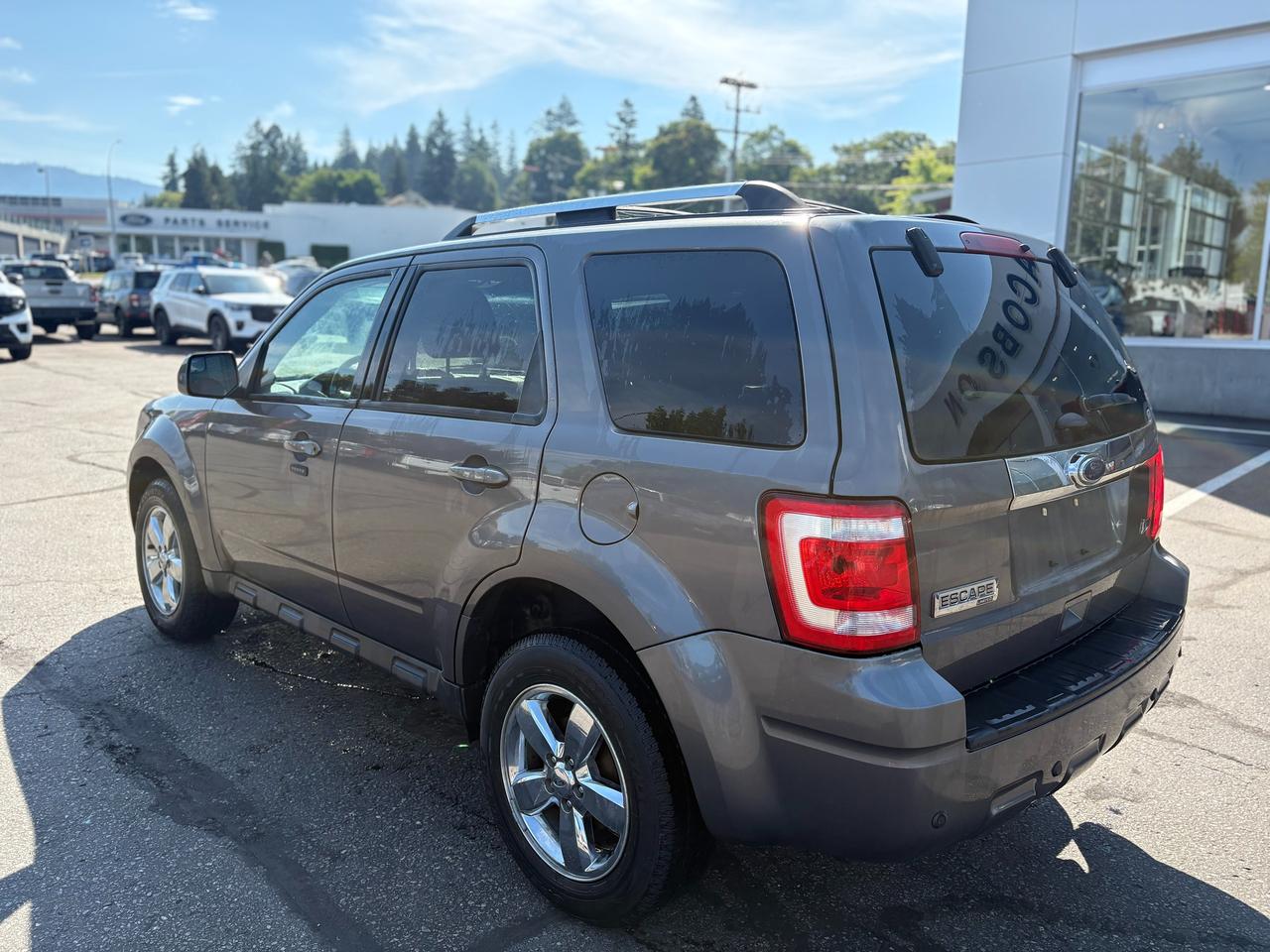 2011 Ford Escape Limited Photo2