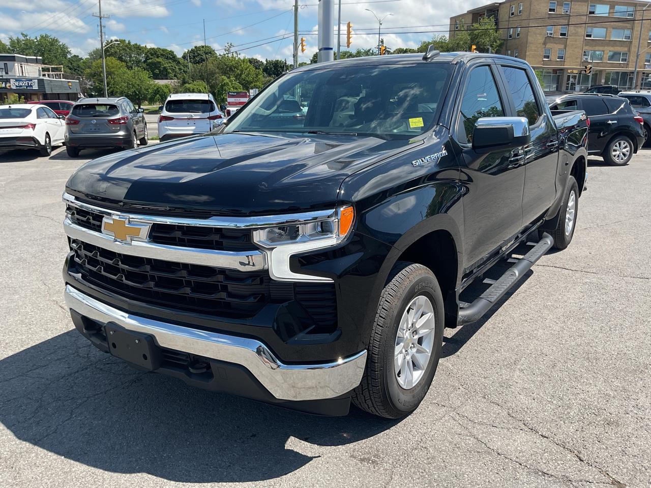 ???? 2.7L Four Wheel Drive  CHEVROLET SILVERADO 1500 LT 2022  Ready for work and adventure! ????<br><br>

This capable truck combines power, technology, and comfort at an unbeatable price. With low kilometers and essential features, its ready to tackle any job or road trip with confidence.<br><br>

? 2.7L Engine<br>
? Four Wheel Drive<br>
? 43,335 KMs<br>
? Backup Camera<br>
? Bluetooth Connectivity<br>
? Air Conditioning<br>
? Cruise Control<br>
? Full Power Group<br><br>

?? NO FEES! <span>(Just pay applicable taxes.)</span><br>
?? LOWEST PRICE GUARANTEED!<br><br>

?? 3 LOCATIONS TO SERVE YOU BETTER:<br>
?? RICHMOND: 1-888-416-2199<br>
?? KINGSTON: 1-888-508-3494<br>
?? NORTH BAY: 1-888-282-3560<br><br>

?? Visit <strong>WWW.MYCAR.CA</strong> to see this CHEVROLET SILVERADO 1500 and more!<br>
?? Confidence, comfort, and value  all in one! ??
