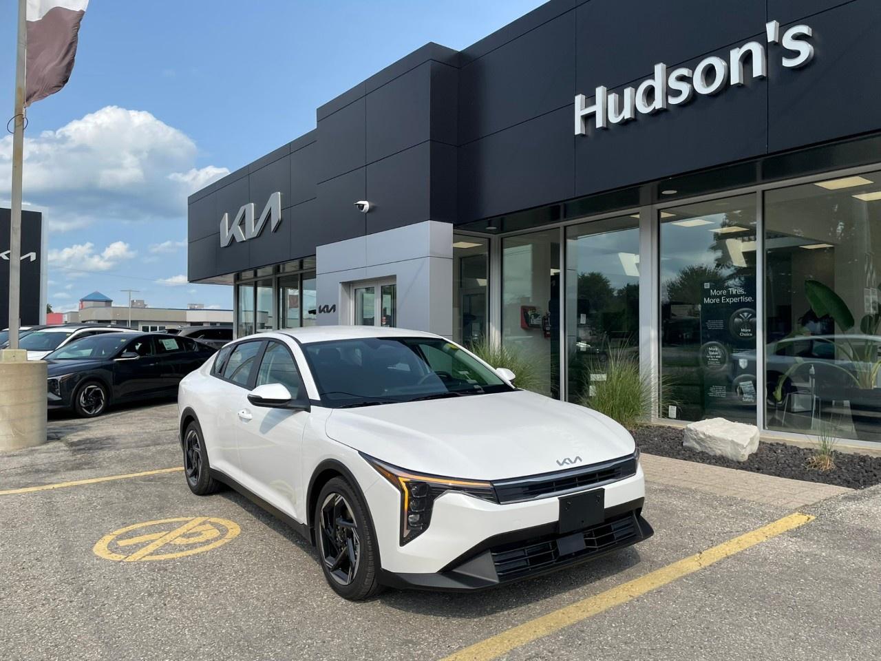 2026 Kia K4 EX FWD Photo1