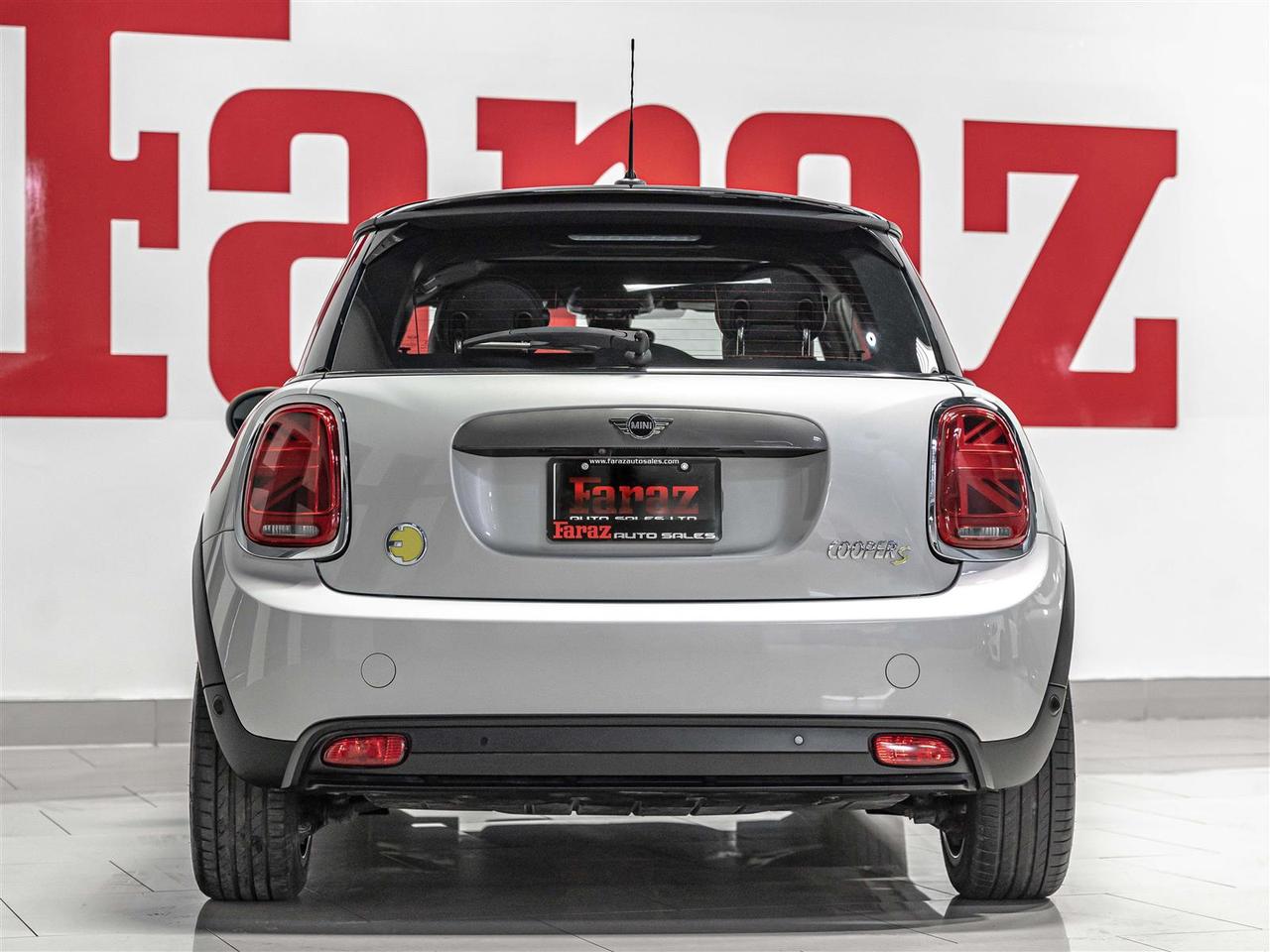 2021 MINI Cooper S Cooper SE|Premium Enhanced Pkg|Driver Assistance Pkg|Connected Navigation Pkg Photo3