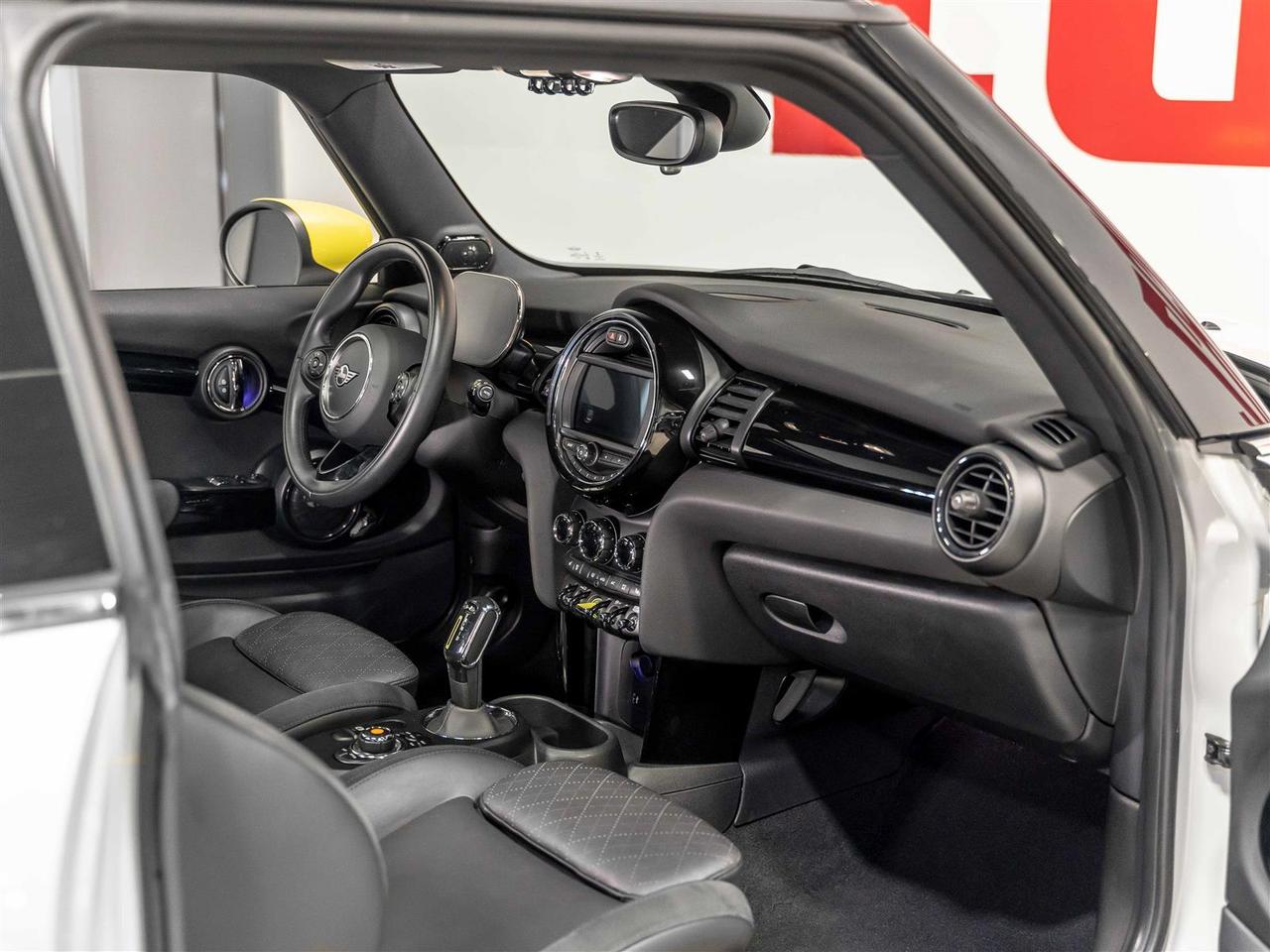 2021 MINI Cooper S Cooper SE|Premium Enhanced Pkg|Driver Assistance Pkg|Connected Navigation Pkg Photo