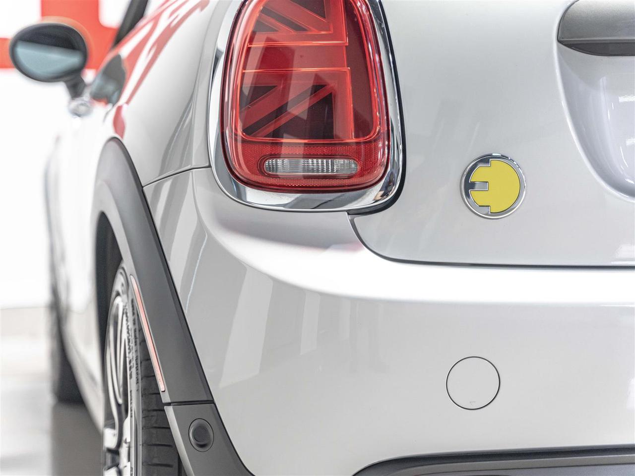 2021 MINI Cooper S Cooper SE|Premium Enhanced Pkg|Driver Assistance Pkg|Connected Navigation Pkg Photo