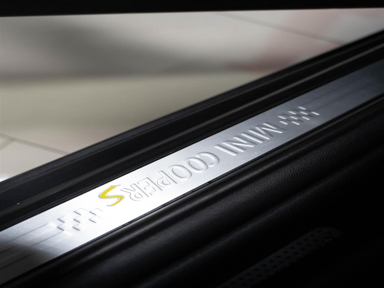 2021 MINI Cooper S Cooper SE|Premium Enhanced Pkg|Driver Assistance Pkg|Connected Navigation Pkg Photo