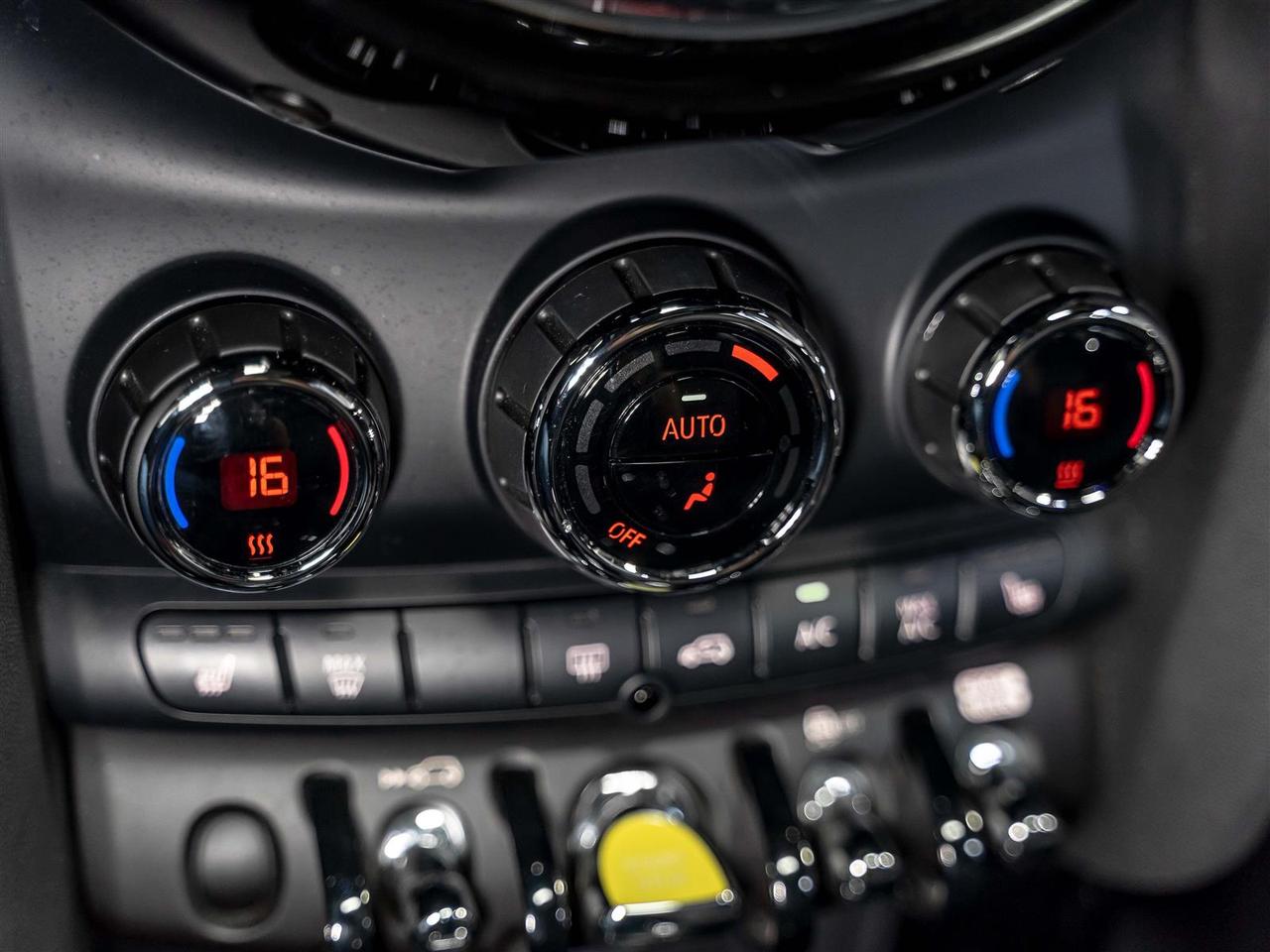 2021 MINI Cooper S Cooper SE|Premium Enhanced Pkg|Driver Assistance Pkg|Connected Navigation Pkg Photo