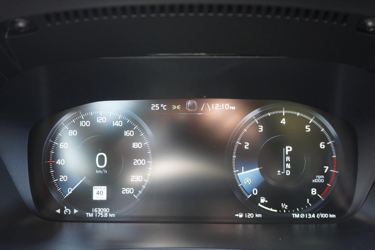 2021 Volvo V60 T6 AWD / 1 OWNER / NO ACCIDENTS / DEALER SERVICED Photo