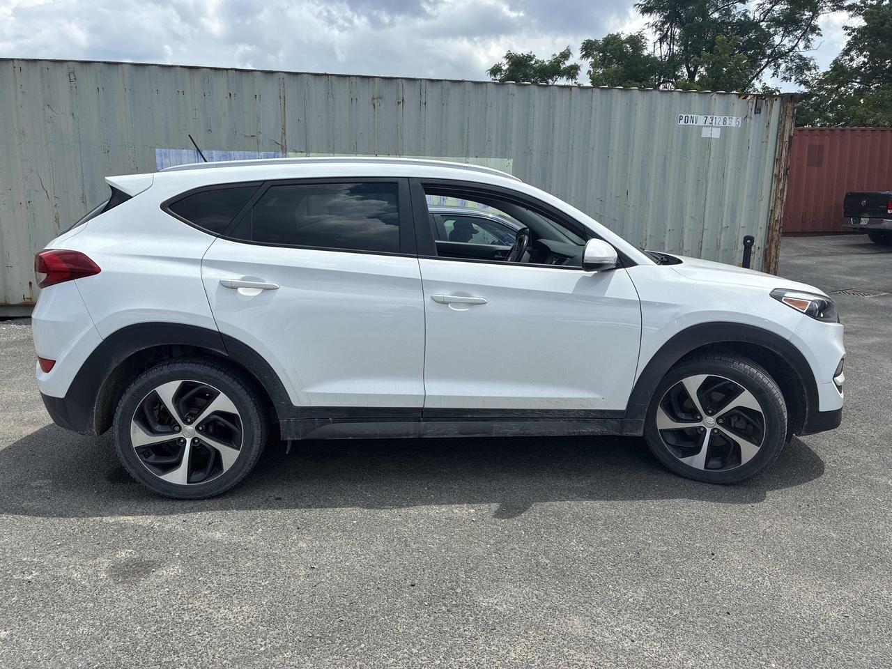 2016 Hyundai Tucson Premium | AWD | BSM | Cam | Tinted | 1 Owner Photo5