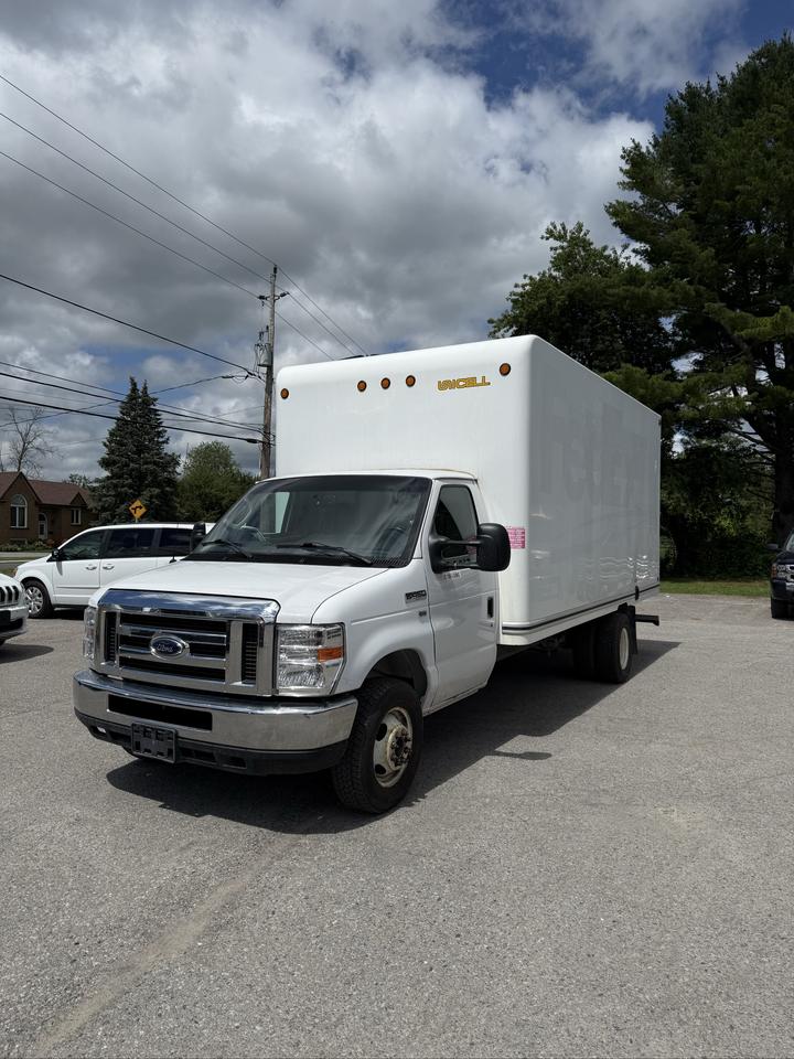 2019 Ford E-Series Cutaway  - Photo #1
