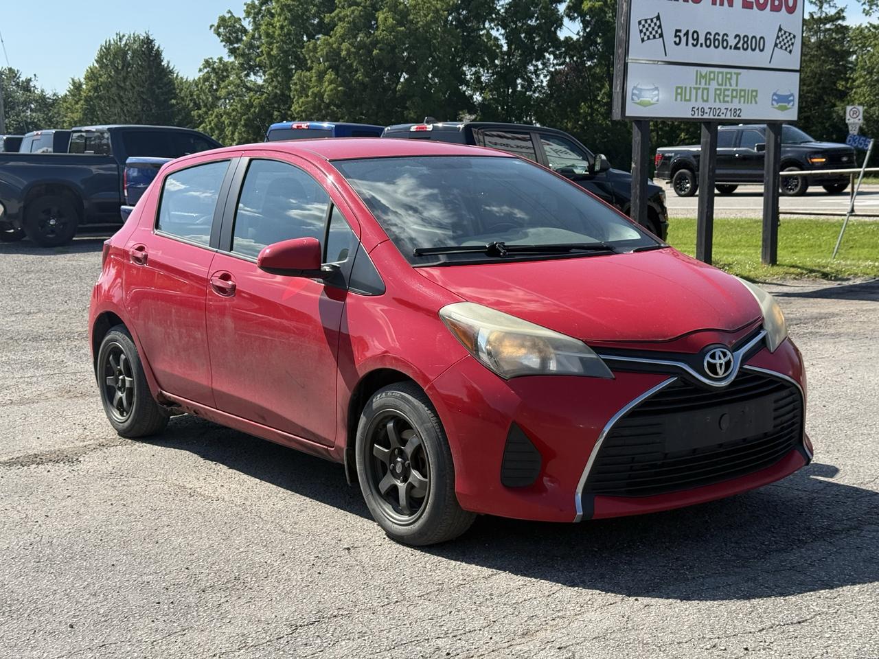2015 Toyota Yaris LE Photo0