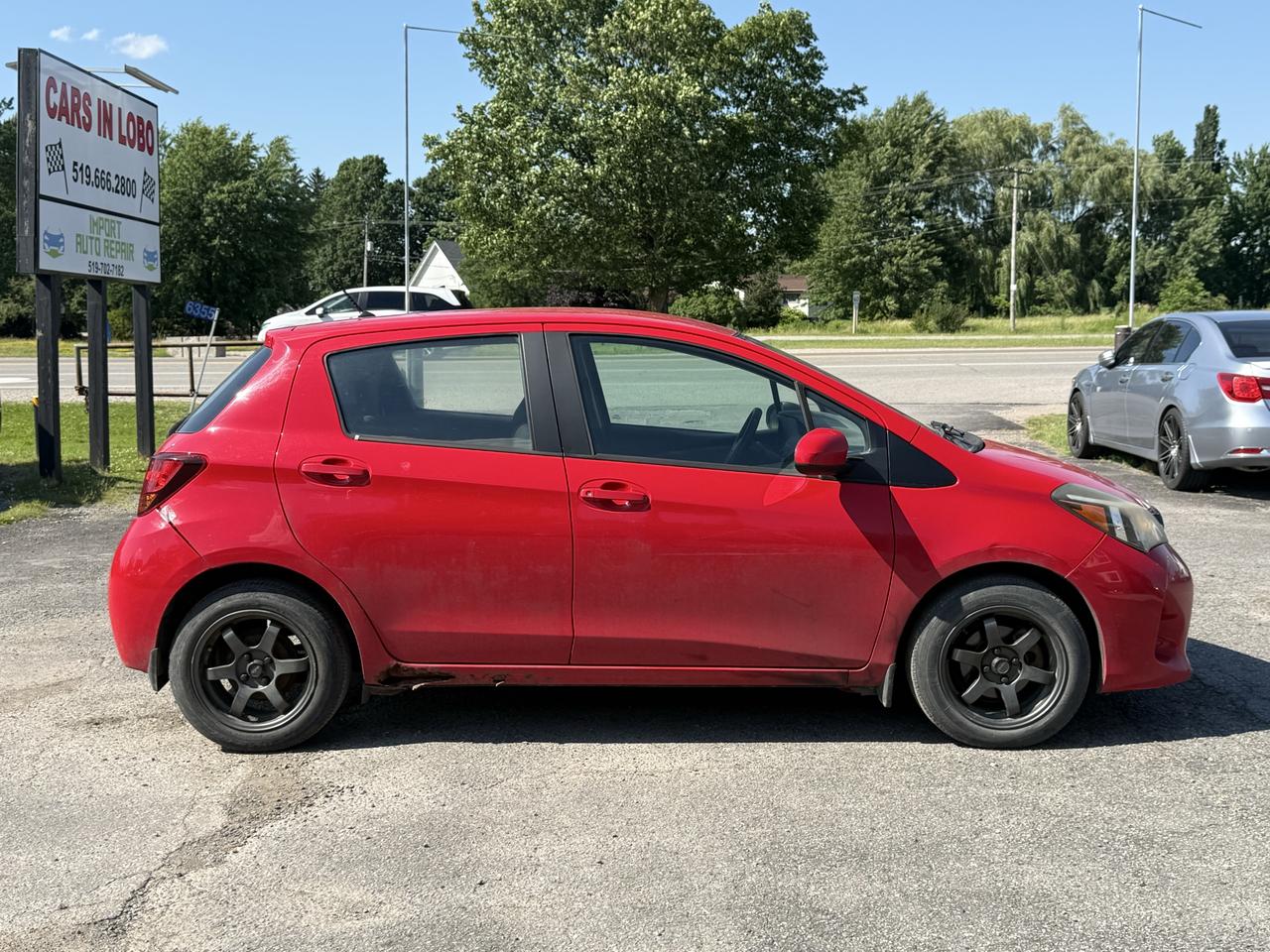 2015 Toyota Yaris LE Photo