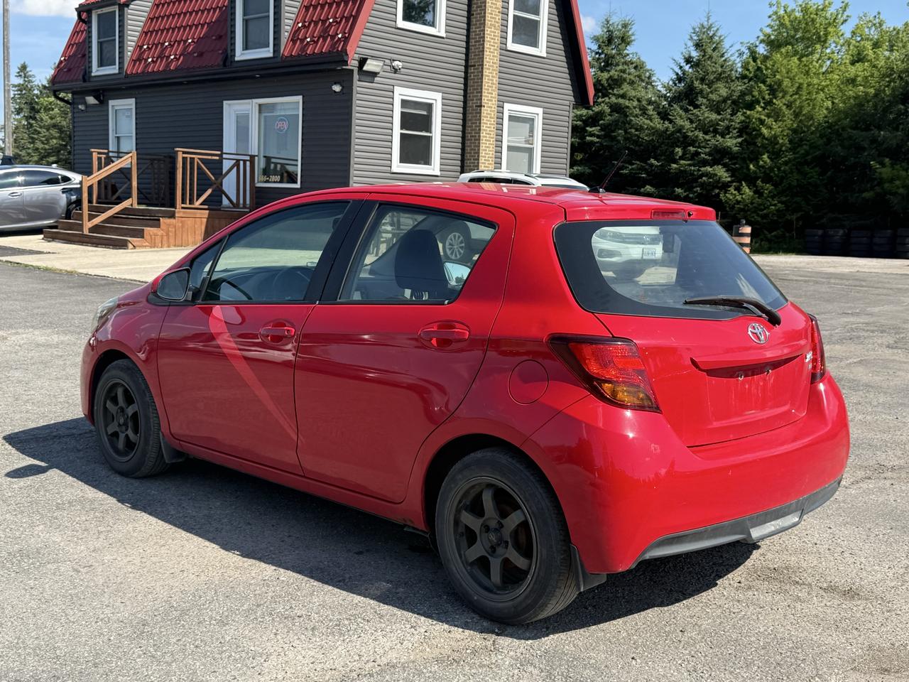 2015 Toyota Yaris LE Photo