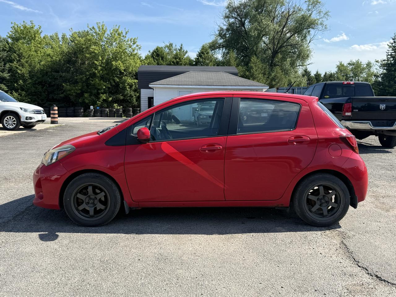 2015 Toyota Yaris LE Photo