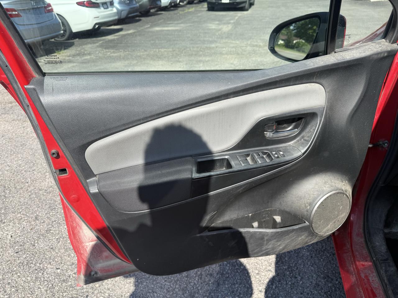 2015 Toyota Yaris LE Photo