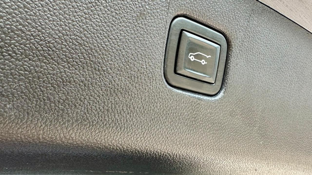 2020 Chevrolet Blazer * AWD * LT * MUST SEE * LT Photo