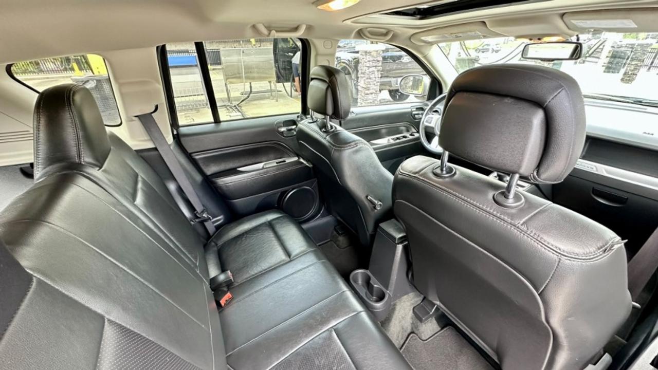 2017 Jeep Compass * 4X4 * SPORT * MUST SEE SPORT Photo
