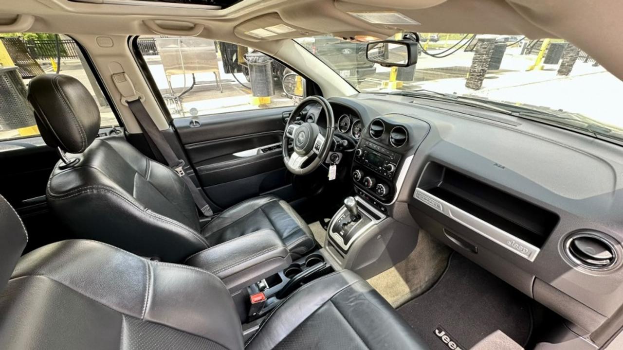 2017 Jeep Compass * 4X4 * SPORT * MUST SEE SPORT Photo