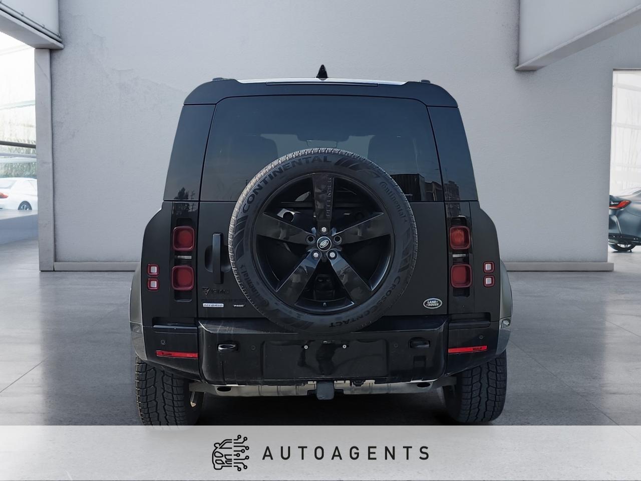 2022 Land Rover Defender 110 X-Dynamic SE P400 Photo4