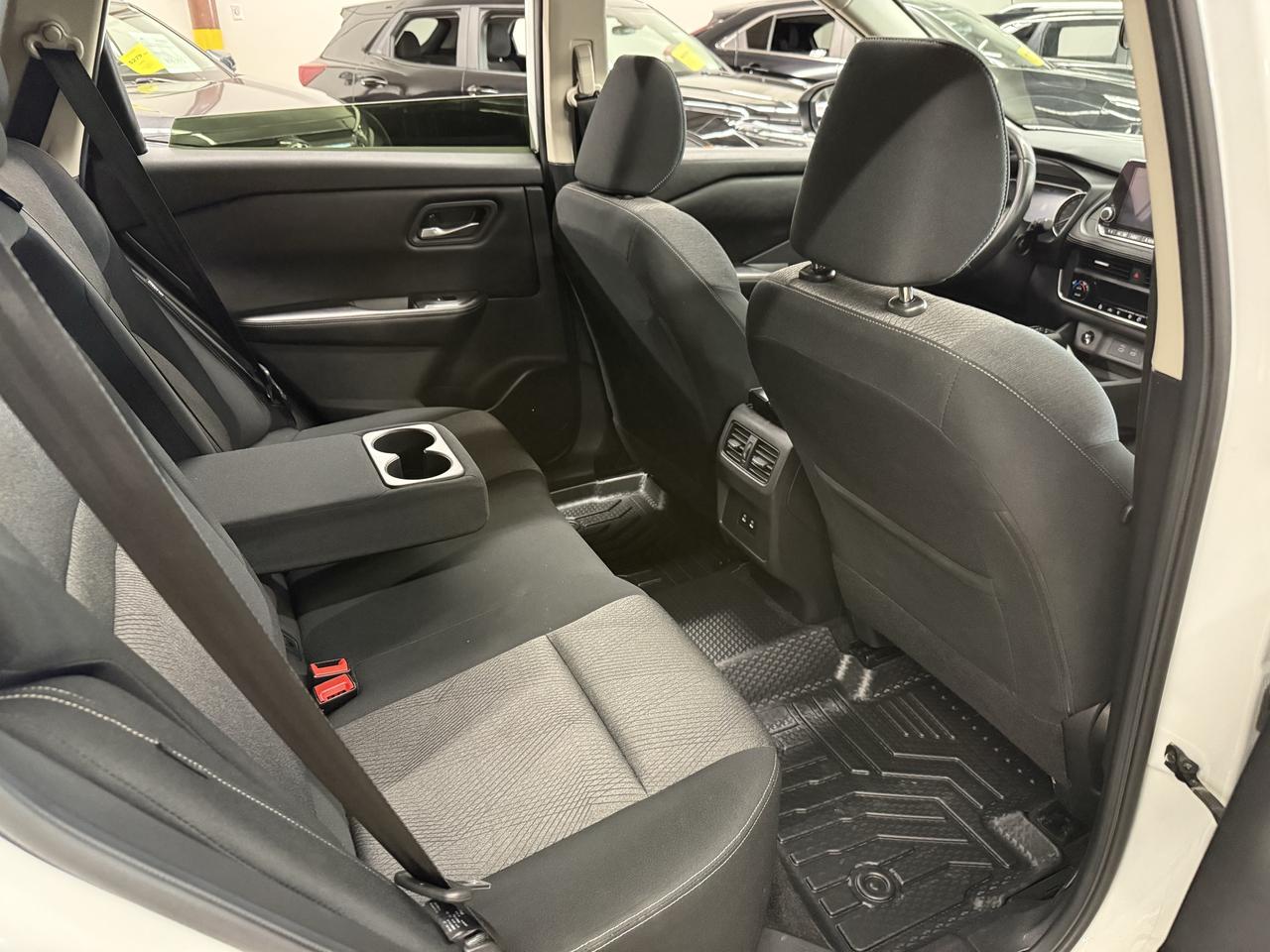 2024 Nissan Rogue SV MOONROOF Photo