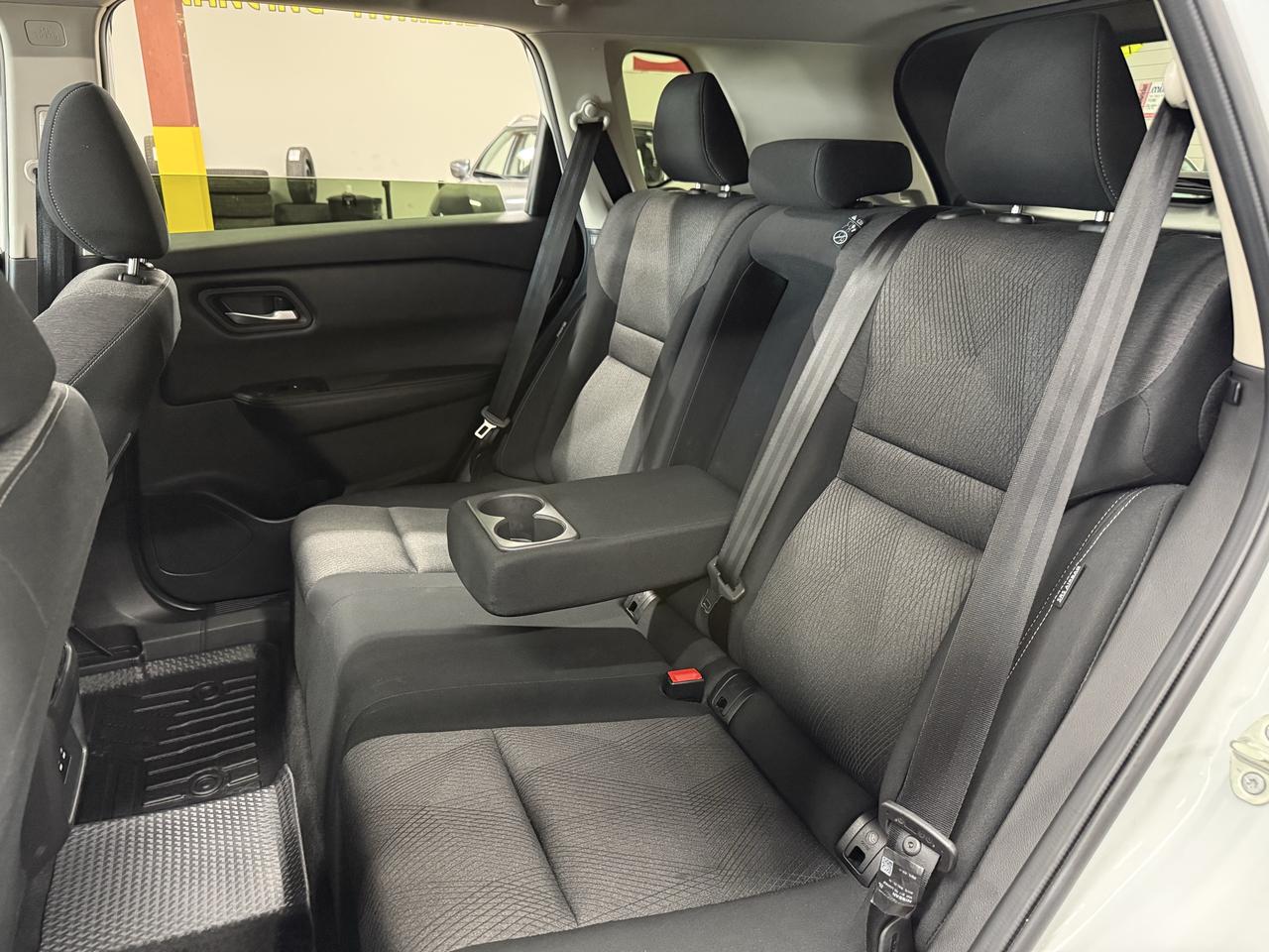 2024 Nissan Rogue SV MOONROOF Photo
