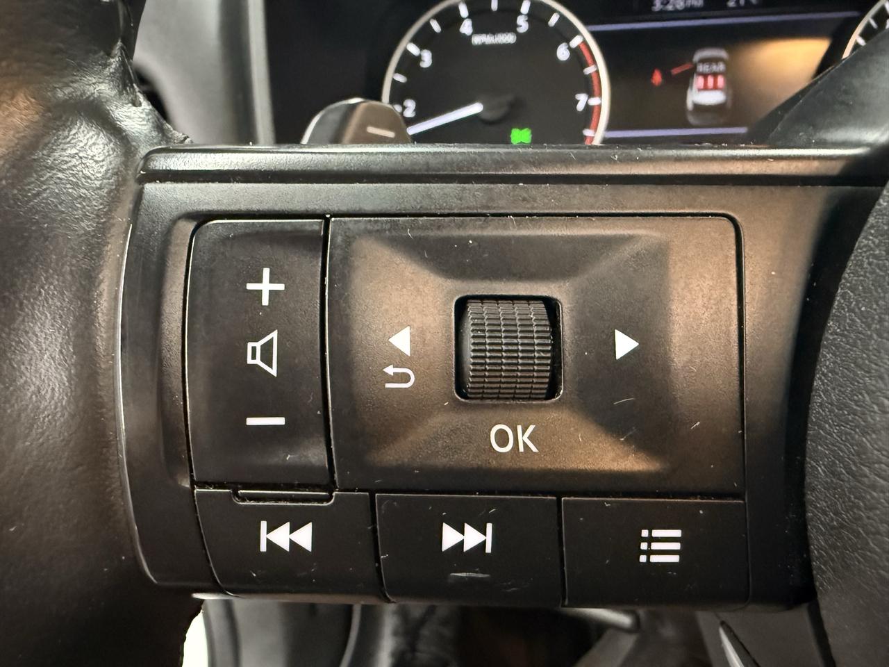 2024 Nissan Rogue SV MOONROOF Photo
