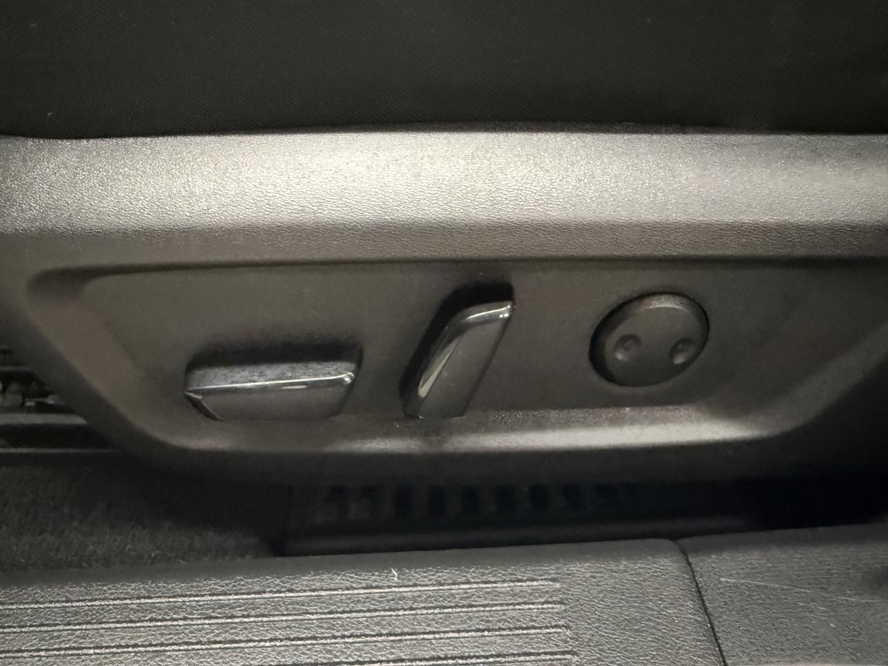 2024 Nissan Rogue SV MOONROOF Photo