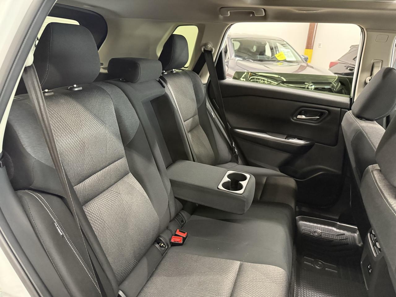 2024 Nissan Rogue SV MOONROOF Photo