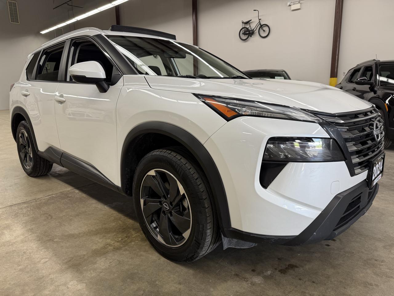2024 Nissan Rogue SV MOONROOF Photo