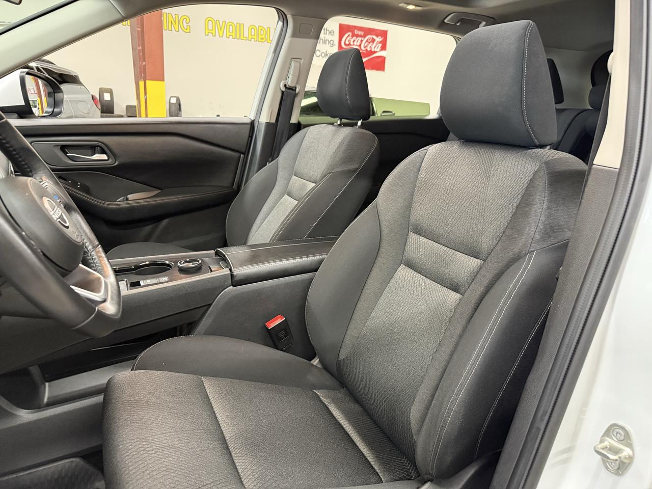 2024 Nissan Rogue SV MOONROOF Photo