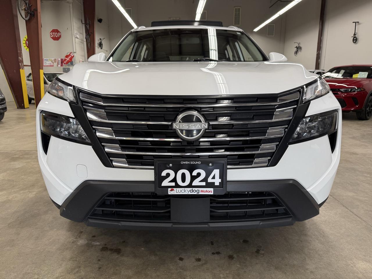 2024 Nissan Rogue SV MOONROOF Photo