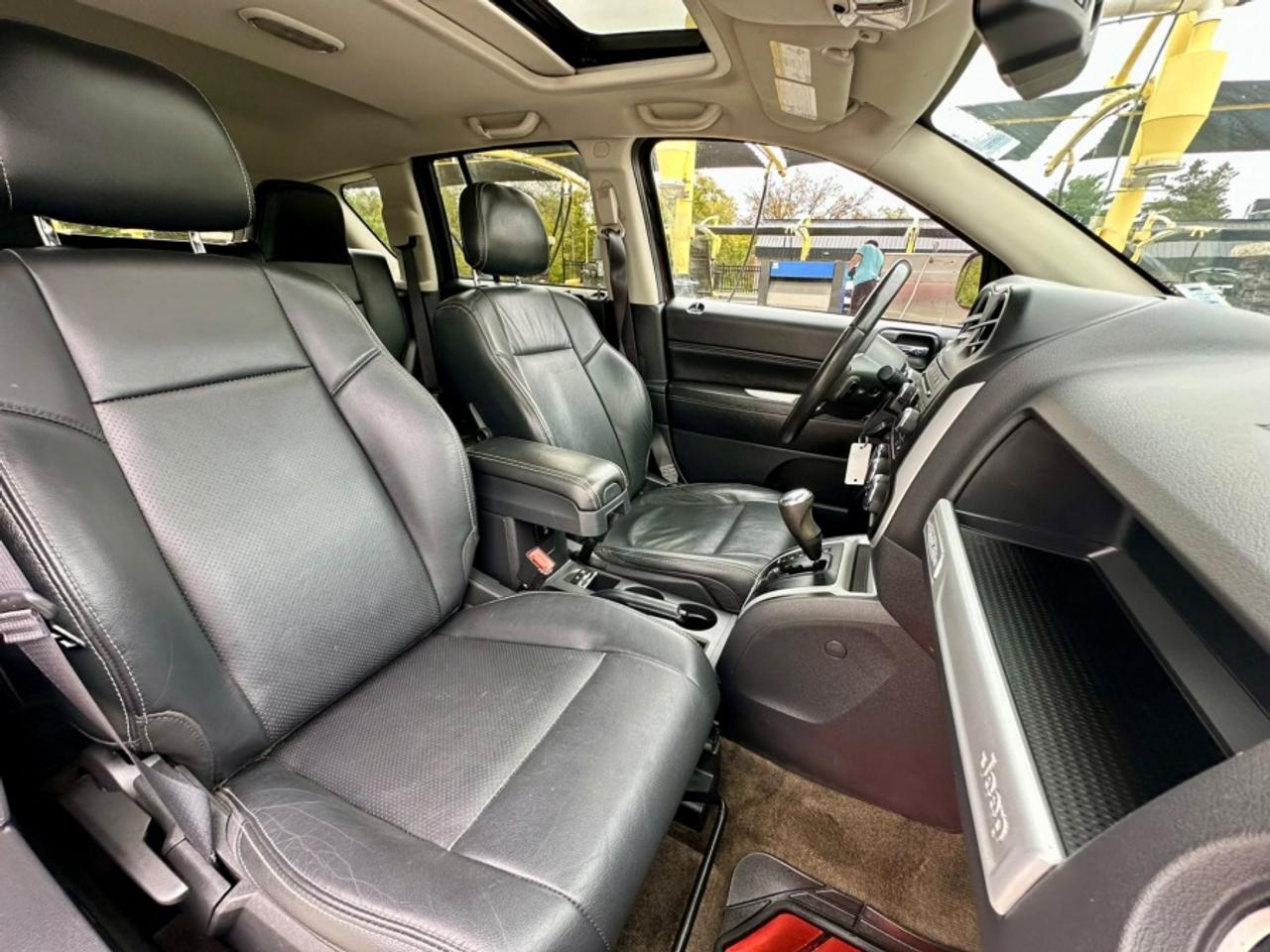 2017 Jeep Compass * 4X4 * SPORT * MUST SEE * SPORT Photo